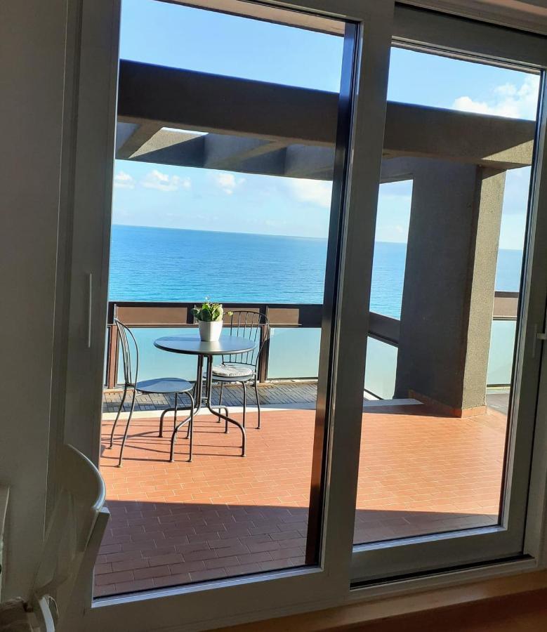 Attico Suite Spiaggia Bari Exterior foto