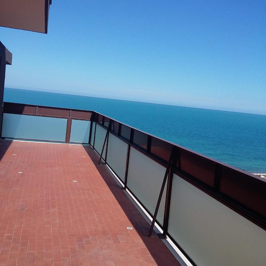 Attico Suite Spiaggia Bari Exterior foto